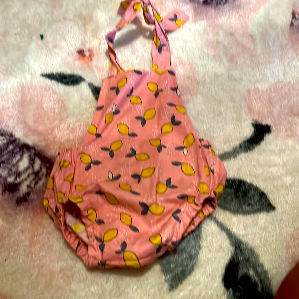 12 month onesie- lemon